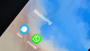Invisible on WhatsApp